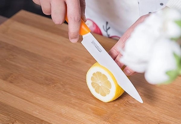 keramický nůž na ovoce